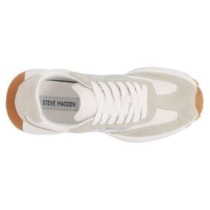 Steve Madden

Women's White Escapade Retro Jogger Sneaker

White/light grey
